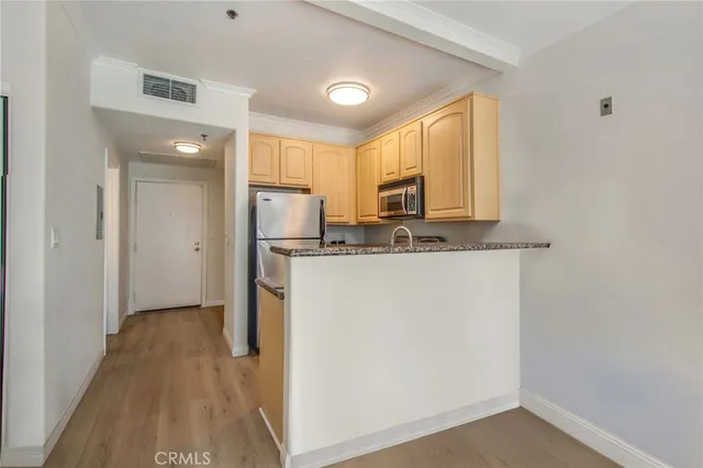 $365,000 | 300 North El Molino Avenue, Unit 312, Pasadena, CA 91101