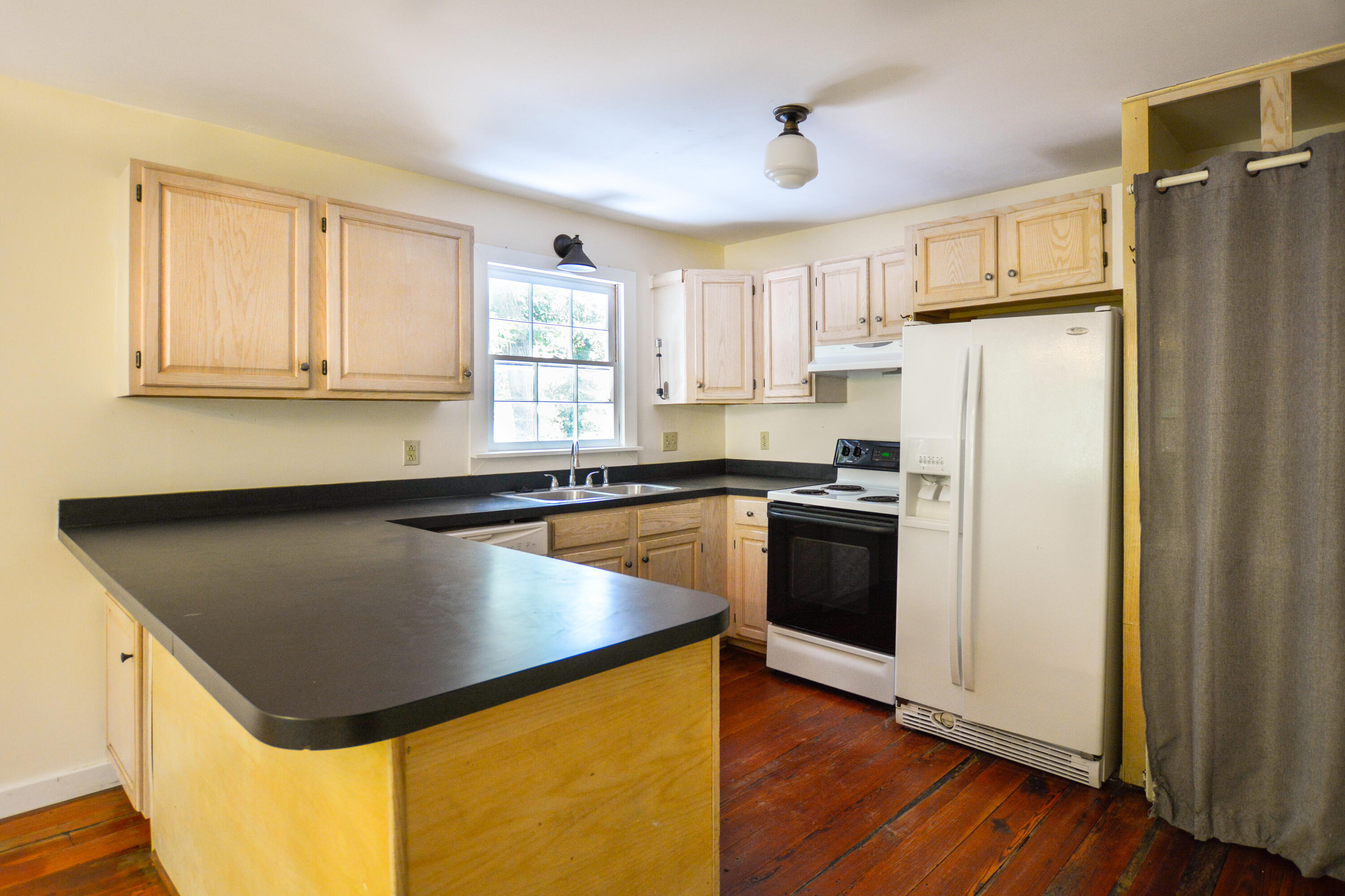 27 Smith Street, Unit B Charleston, SC 29401 - Photo 11 of 23 20373024__DSC8934