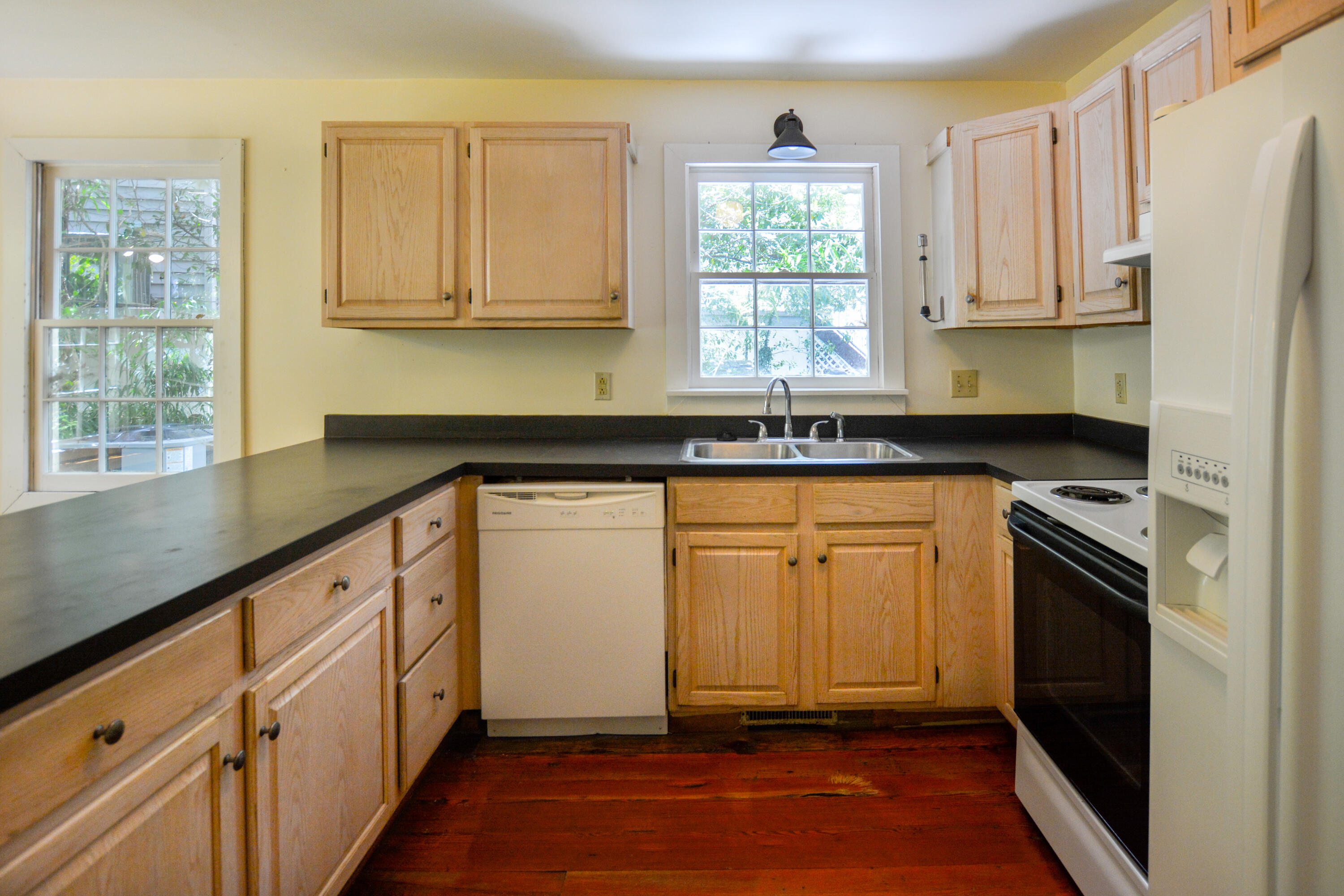 27 Smith Street, Unit B Charleston, SC 29401 - Photo 21 of 23 20373027__DSC8936