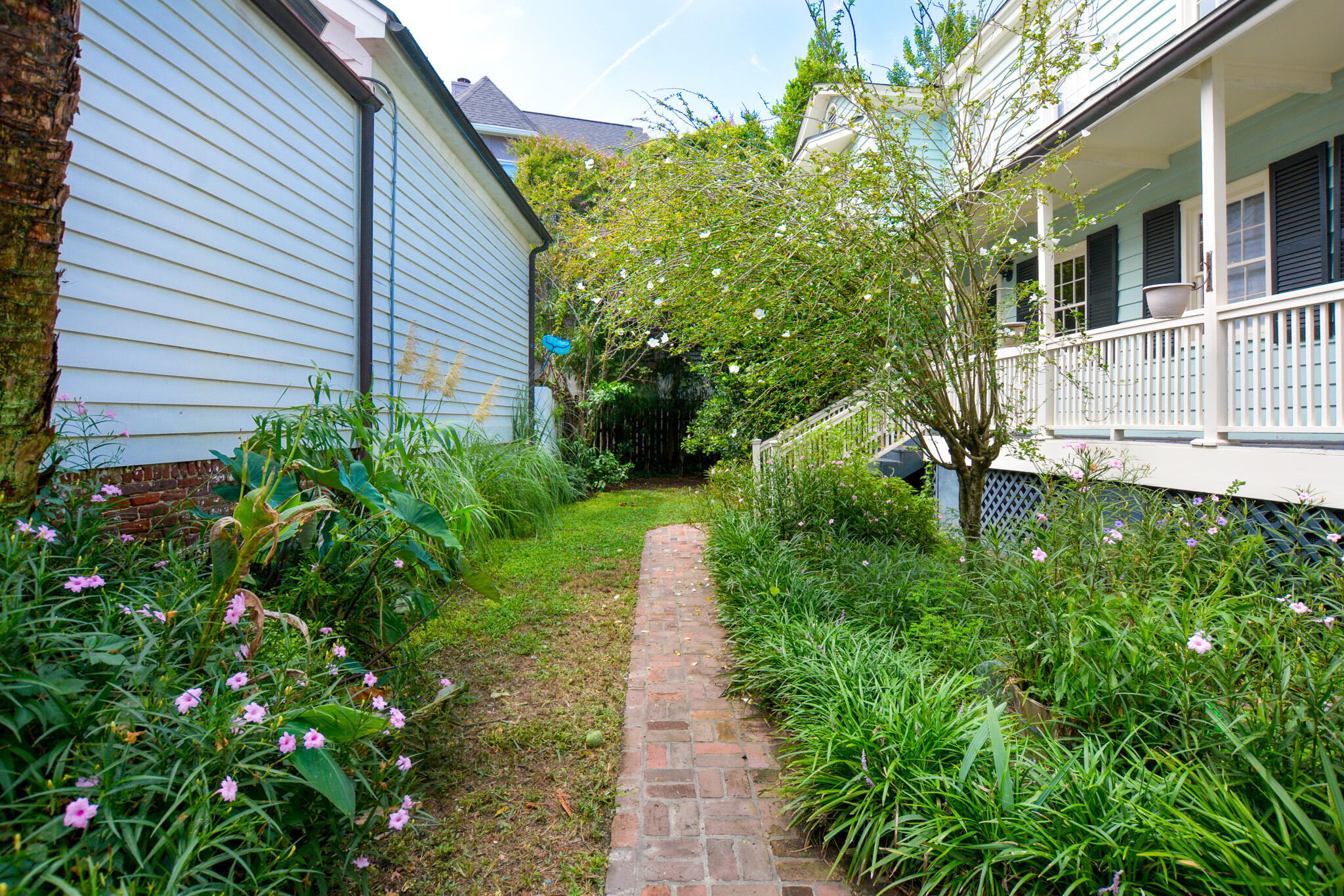 27 Smith Street, Unit B Charleston, SC 29401 - Photo 4 of 23 20200825-_DSC5584