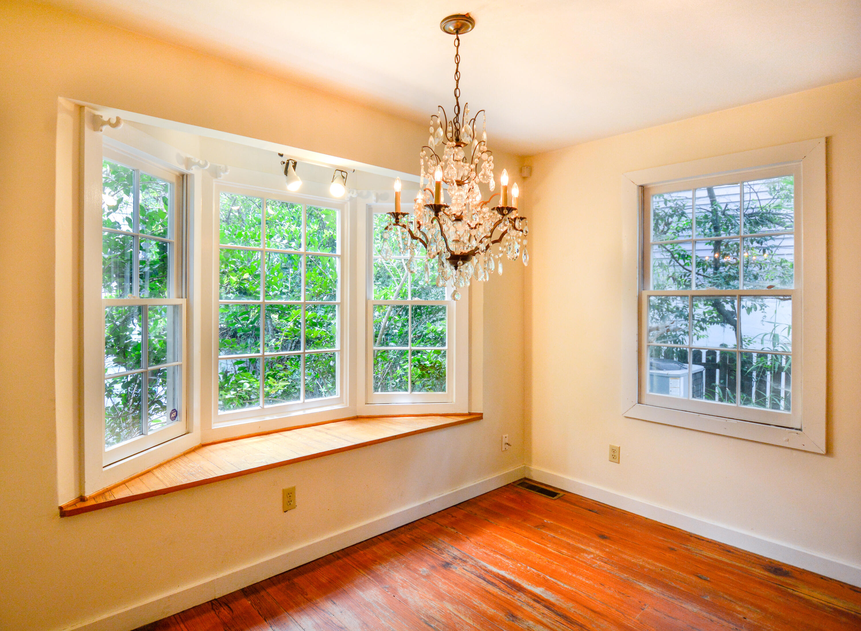 27 Smith Street, Unit B Charleston, SC 29401 - Photo 8 of 23 20373020__DSC8926