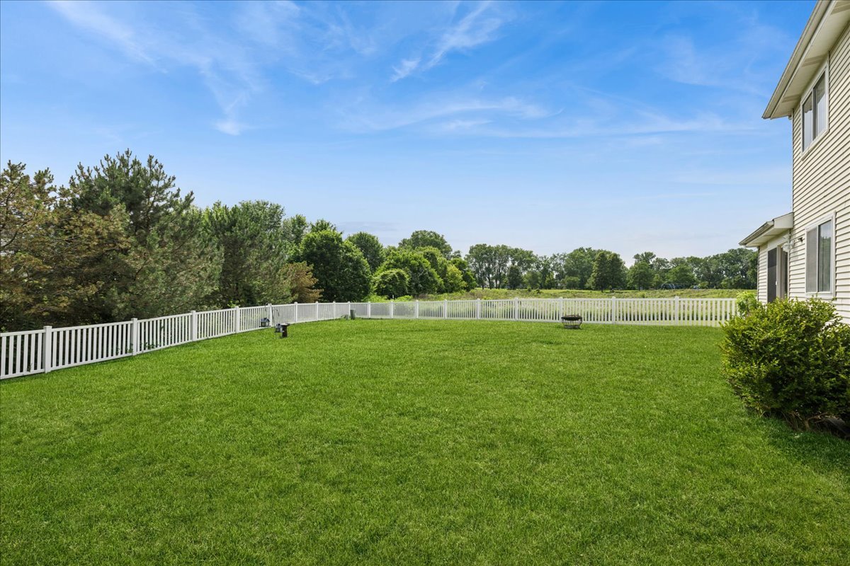 1436 Bridgedale Road Crystal Lake, IL 60014 - Photo 19 of 34