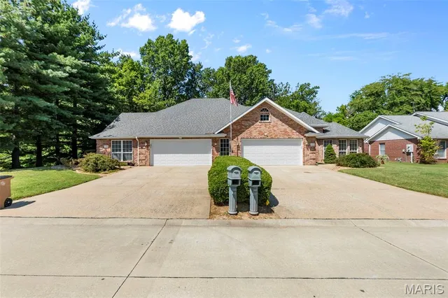 $529,900 | 1705-1707 Paul Revere Drive, Cape Girardeau, MO 63701