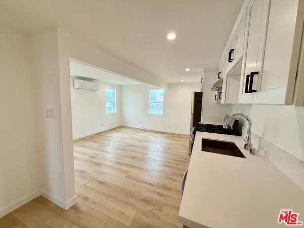 $1,995 | 1021 Venice Boulevard, Unit 4, Los Angeles, CA 90015