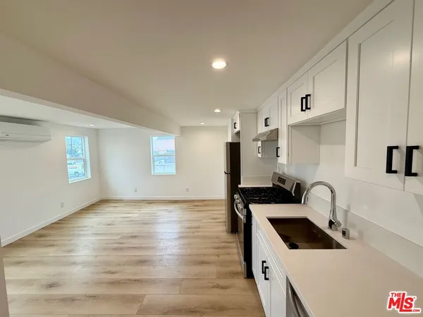 $1,995 | 1021 Venice Boulevard, Unit 4, Los Angeles, CA 90015