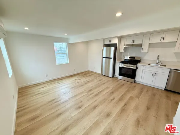 $1,995 | 1021 Venice Boulevard, Unit 4, Los Angeles, CA 90015