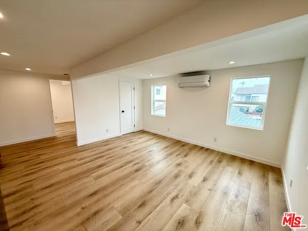 $1,995 | 1021 Venice Boulevard, Unit 4, Los Angeles, CA 90015