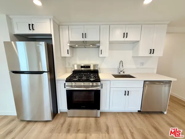 $1,995 | 1021 Venice Boulevard, Unit 4, Los Angeles, CA 90015
