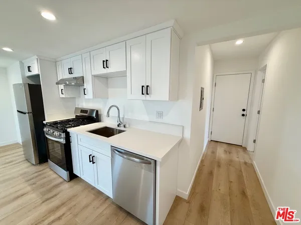 $1,995 | 1021 Venice Boulevard, Unit 4, Los Angeles, CA 90015
