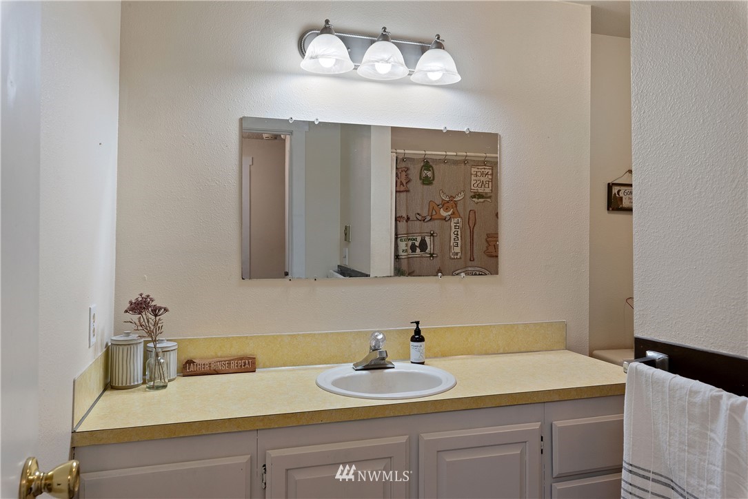 210 Northeast Newkirk Road Belfair, WA 98528 - Photo 17 of 35 Gallery Image 17