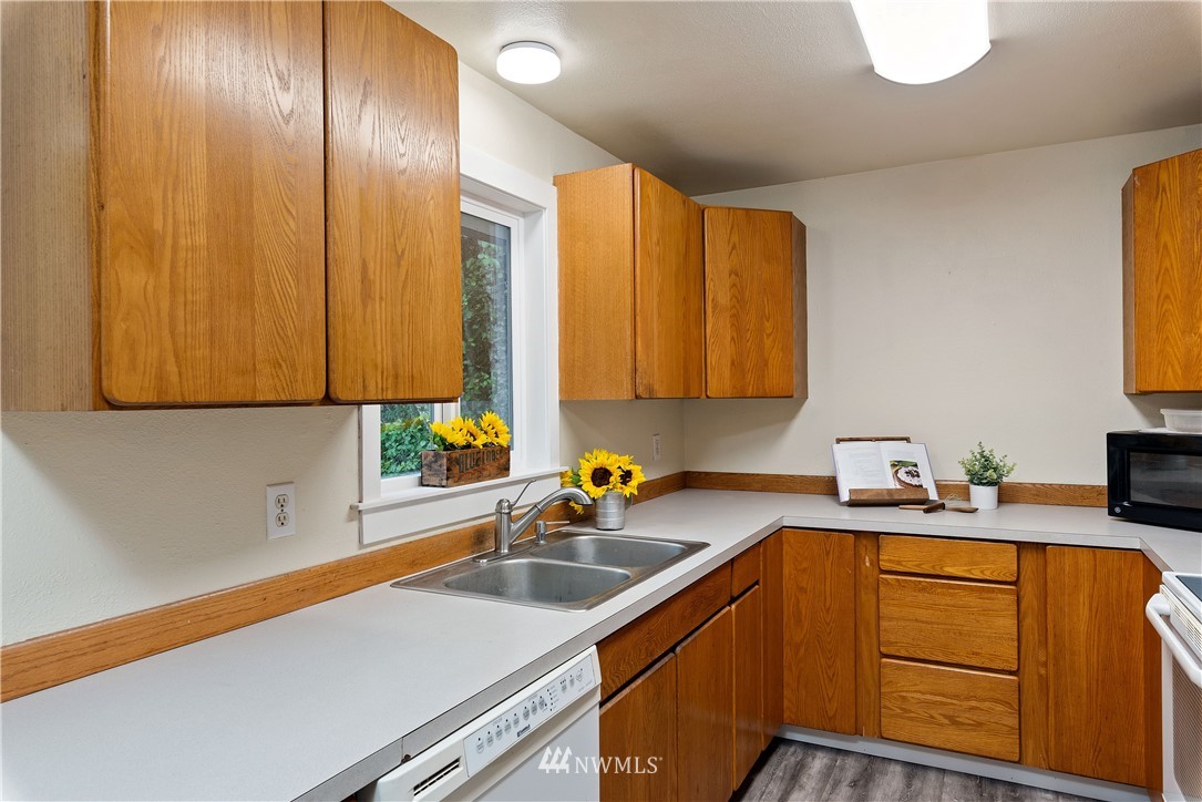 210 Northeast Newkirk Road Belfair, WA 98528 - Photo 5 of 35 Gallery Image 5