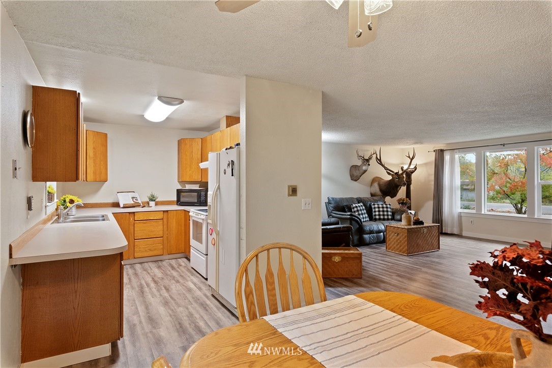 210 Northeast Newkirk Road Belfair, WA 98528 - Photo 7 of 35 Gallery Image 7