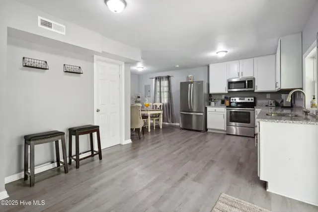 $399,000 | 975 River Bend Drive, Burgaw, NC 28425