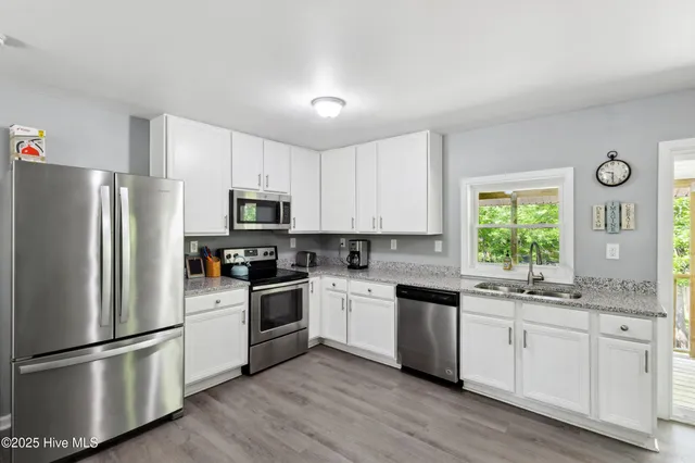 $399,000 | 975 River Bend Drive, Burgaw, NC 28425