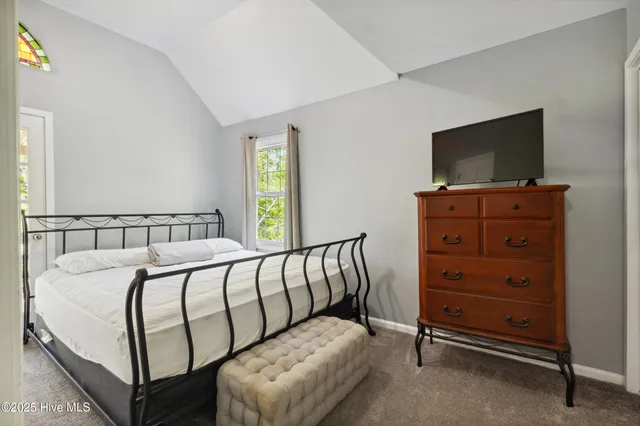 $399,000 | 975 River Bend Drive, Burgaw, NC 28425