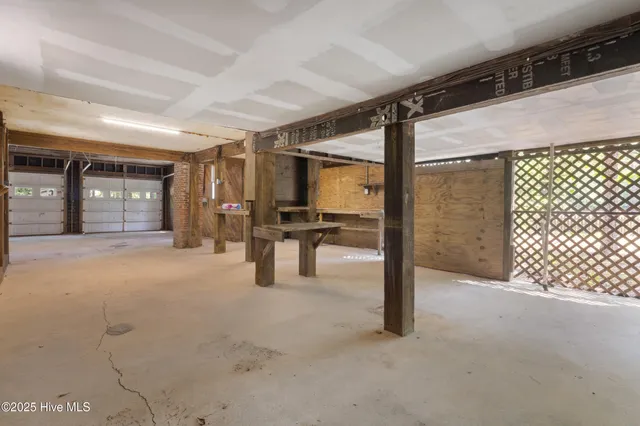 $399,000 | 975 River Bend Drive, Burgaw, NC 28425