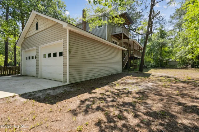 $399,000 | 975 River Bend Drive, Burgaw, NC 28425