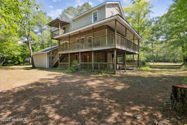 $399,000 | 975 River Bend Drive, Burgaw, NC 28425