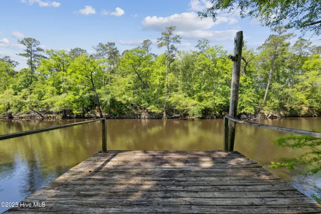 $399,000 | 975 River Bend Drive, Burgaw, NC 28425