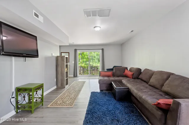 $399,000 | 975 River Bend Drive, Burgaw, NC 28425