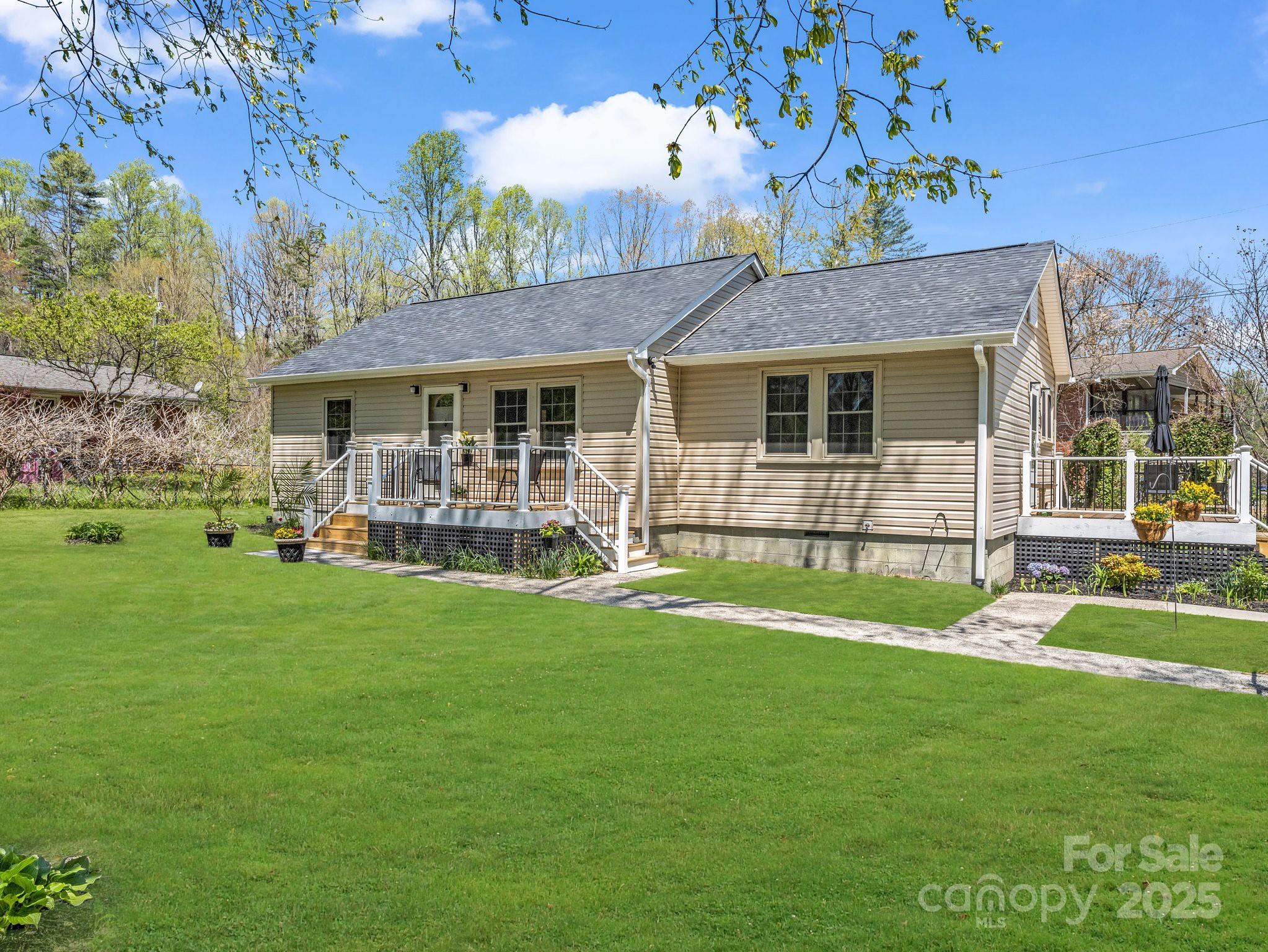 565 Nicholson Creek Road Brevard, NC 28712 - Photo 3 of 45