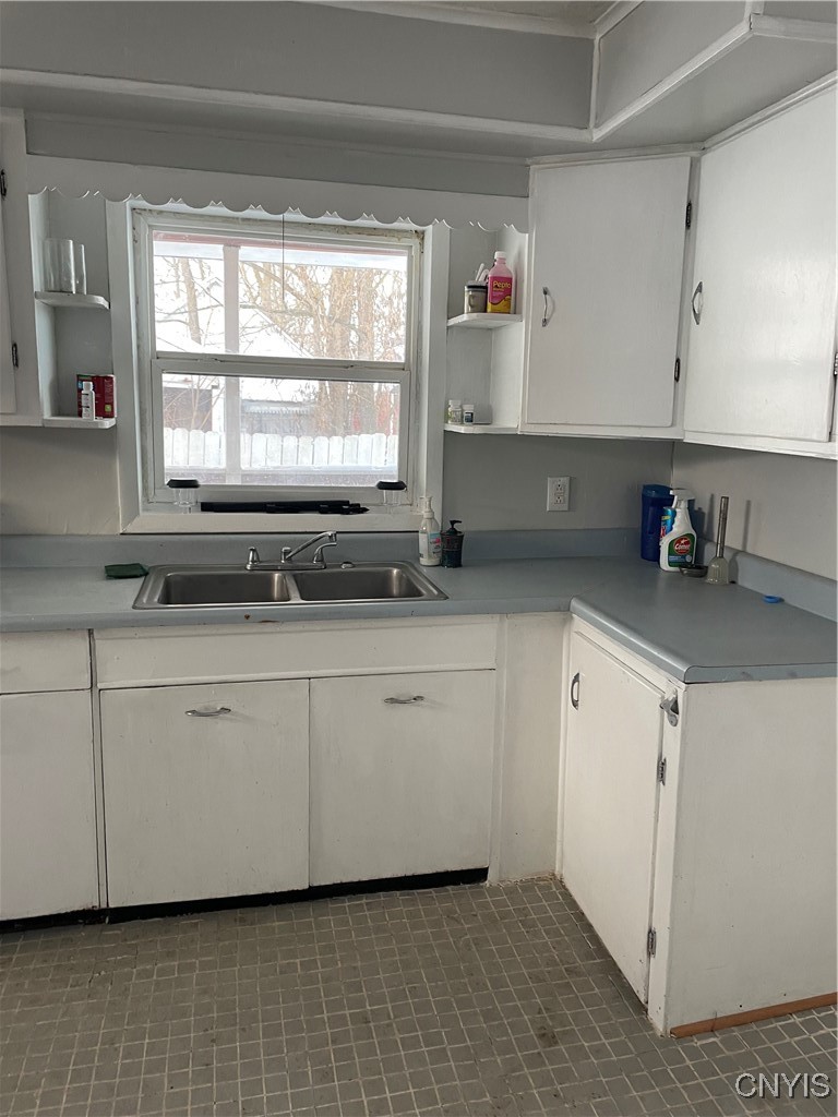 19 Grove Avenue Auburn, NY 13021 - Photo 6 of 16 Bright and airy kitchen