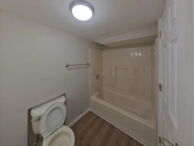 $2,499 | 2931 Woodbridge Street, Roseville, MN 55113