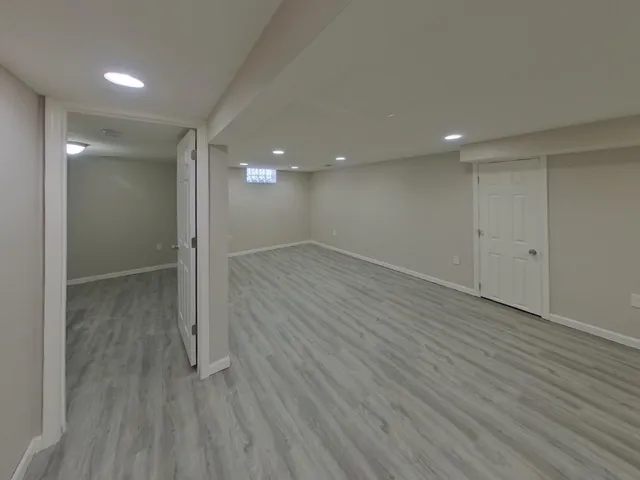 $2,499 | 2931 Woodbridge Street, Roseville, MN 55113