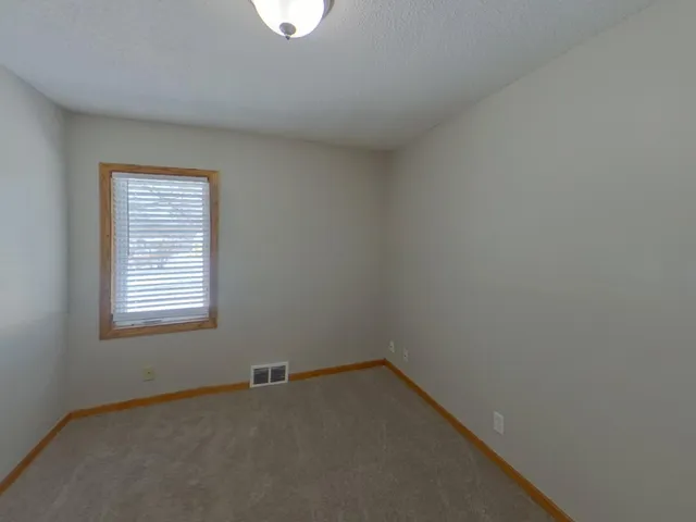 $2,499 | 2931 Woodbridge Street, Roseville, MN 55113