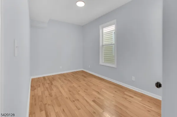 $2,400 | 157 Fairmount Avenue, Unit 2, Newark, NJ 07103