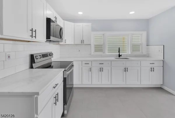 $2,400 | 157 Fairmount Avenue, Unit 2, Newark, NJ 07103