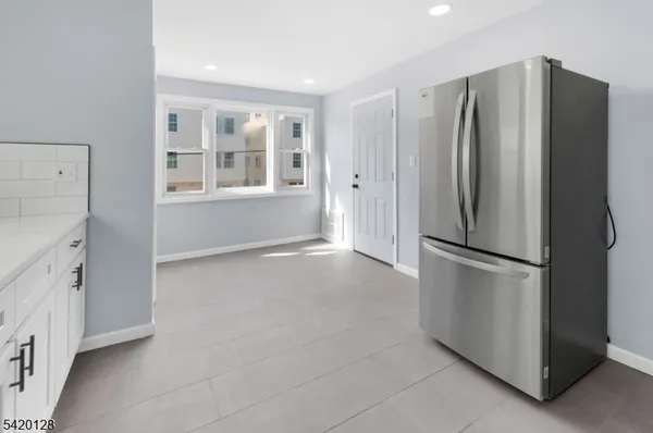 $2,400 | 157 Fairmount Avenue, Unit 2, Newark, NJ 07103