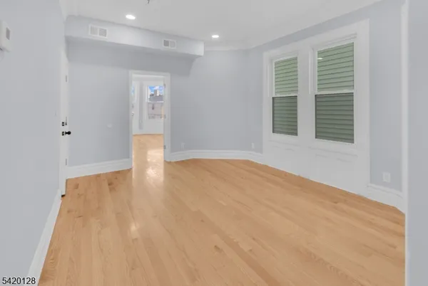 $2,400 | 157 Fairmount Avenue, Unit 2, Newark, NJ 07103