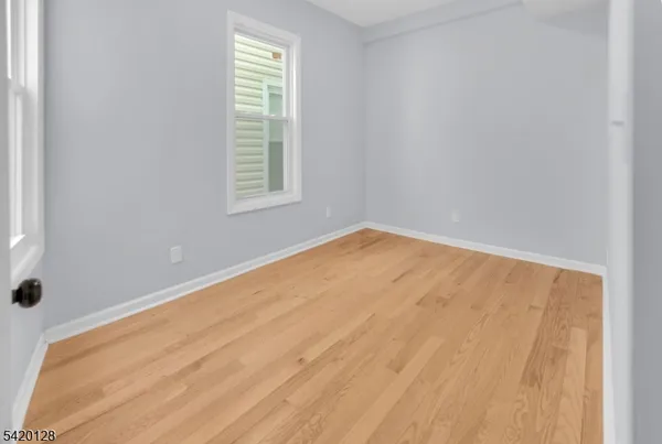 $2,400 | 157 Fairmount Avenue, Unit 2, Newark, NJ 07103