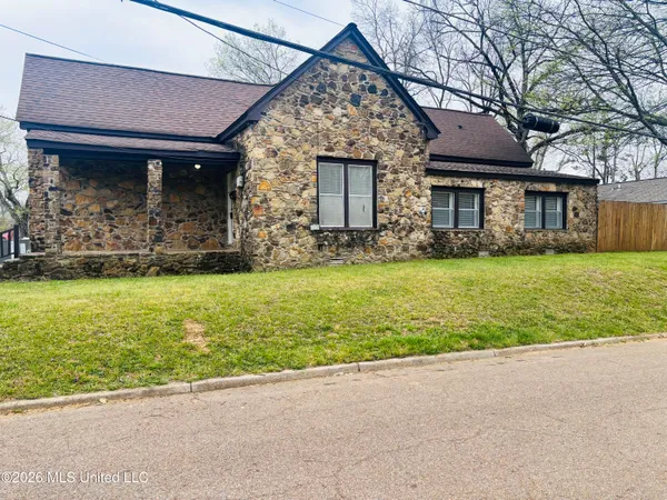 $210,000 | 313 Garfield Street, New Albany, MS 38652
