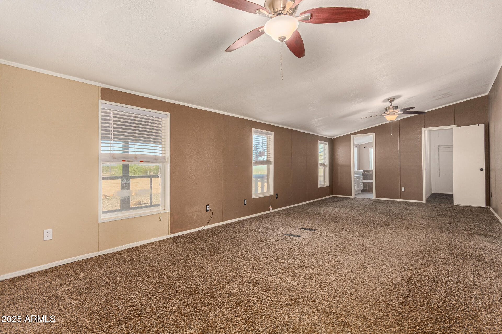 21137 West Dove Valley Road Wittmann, AZ 85361 - Photo 8 of 37 20-Dove