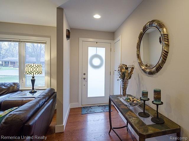 28025 Quail Hollow Road Farmington Hills, MI 48331 - Photo 13 of 38