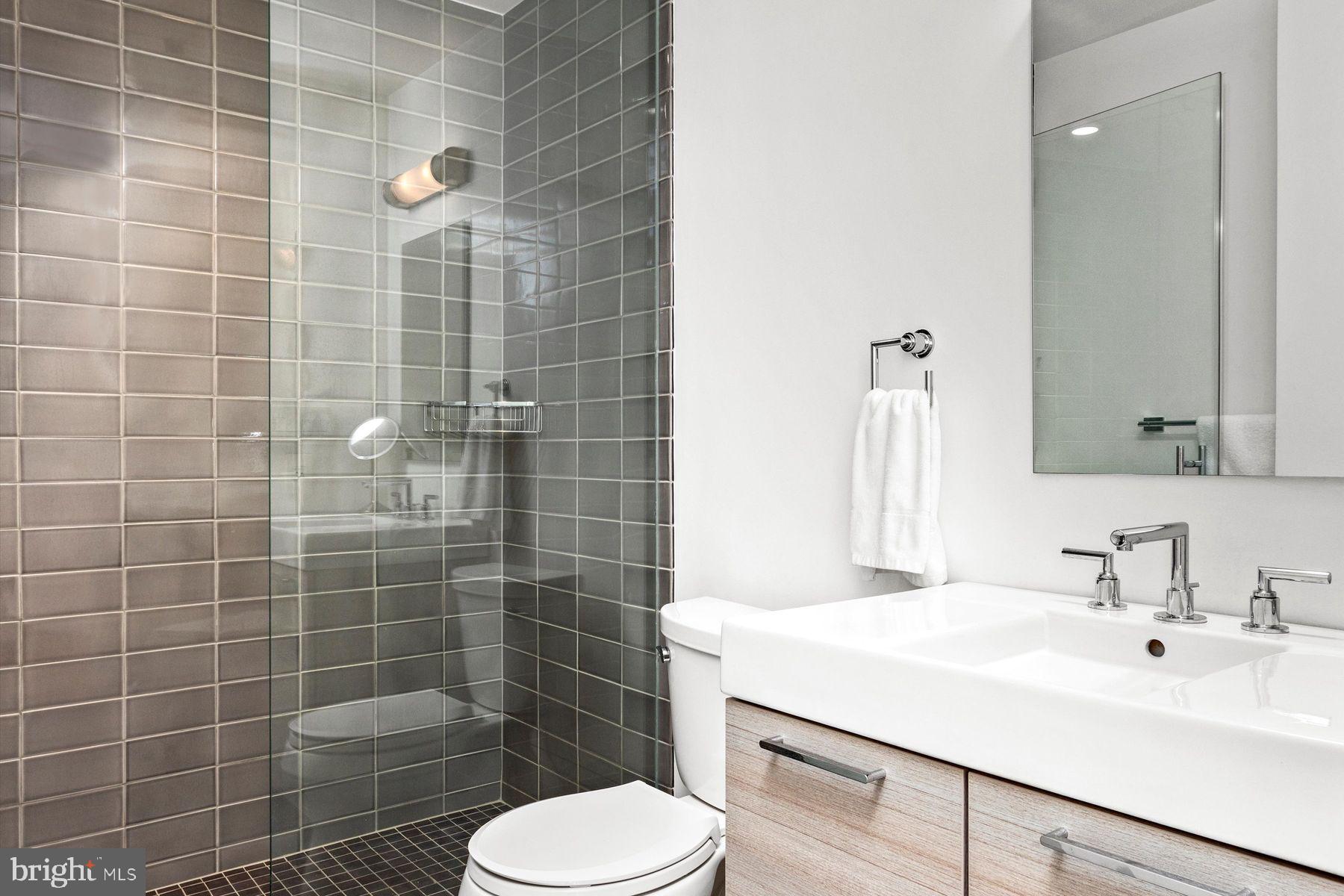 1101 Locust Street, Unit 11E Philadelphia, PA 19107 - Photo 23 of 46