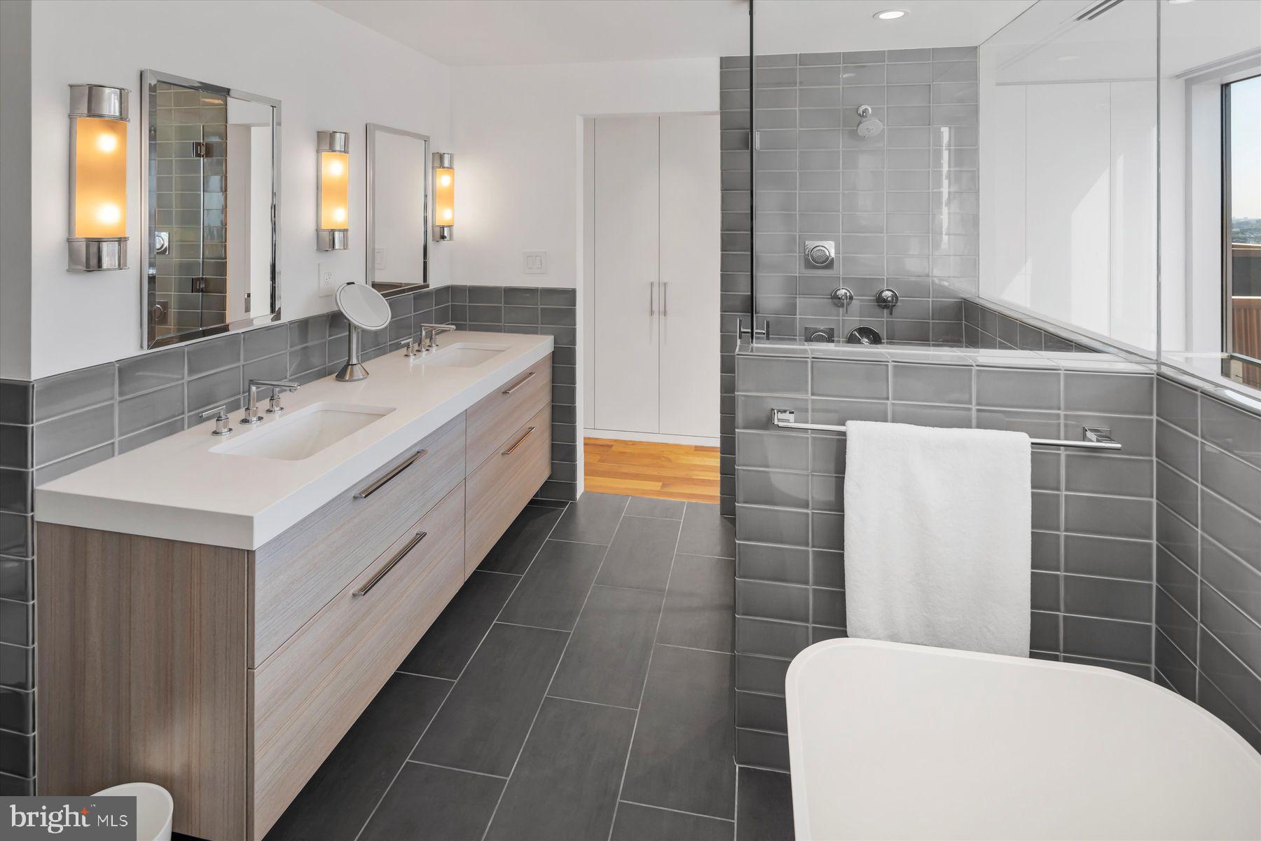 1101 Locust Street, Unit 11E Philadelphia, PA 19107 - Photo 37 of 46