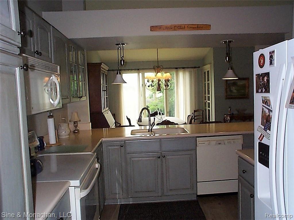 1935 River Road, Unit 23 St. Clair, MI 48079 - Photo 4 of 69 4 1Kitchen 1935 River #23.JPG