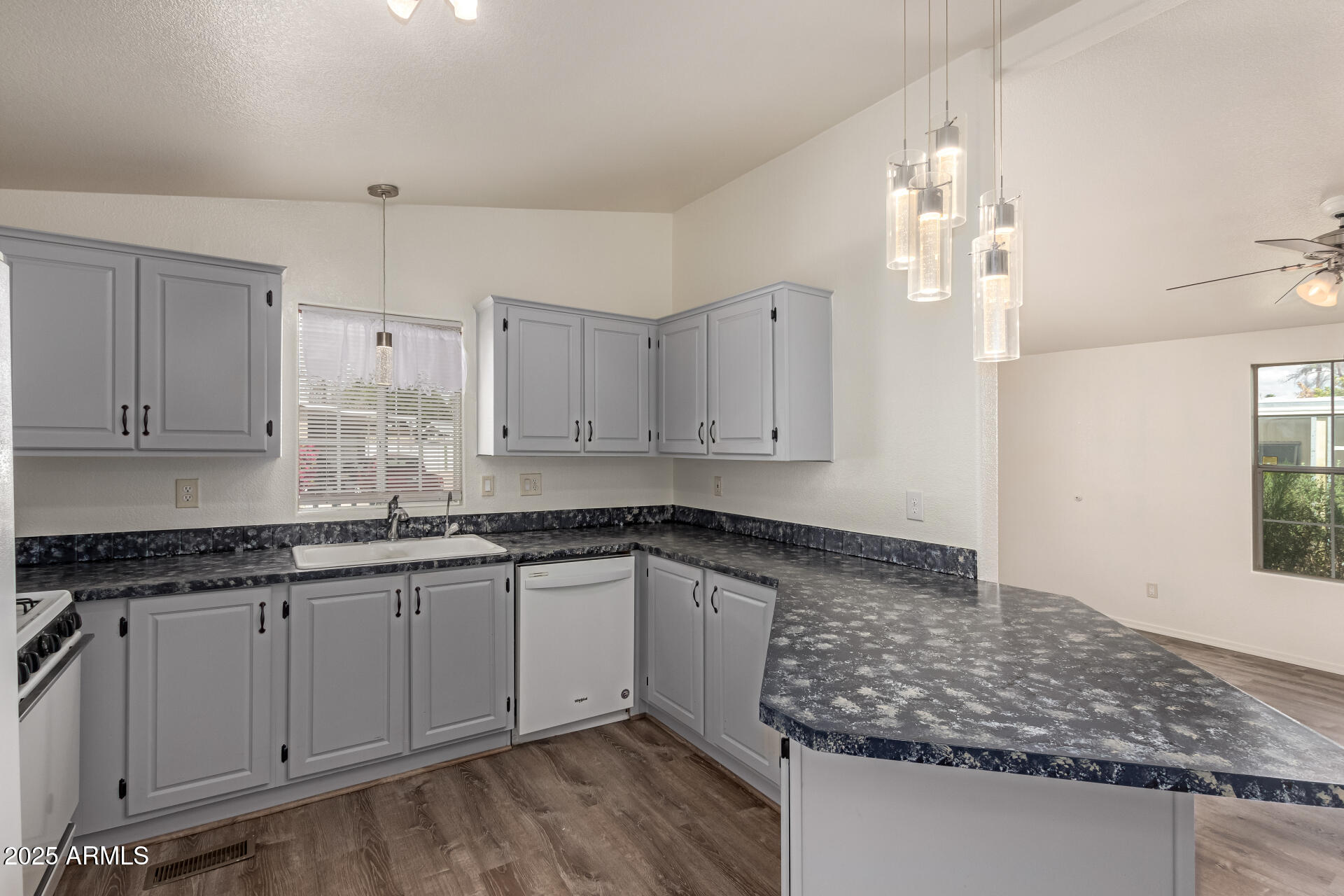 201 South Greenfield Road, Unit 144 Mesa, AZ 85206 - Photo 11 of 36 11 - Greenfield