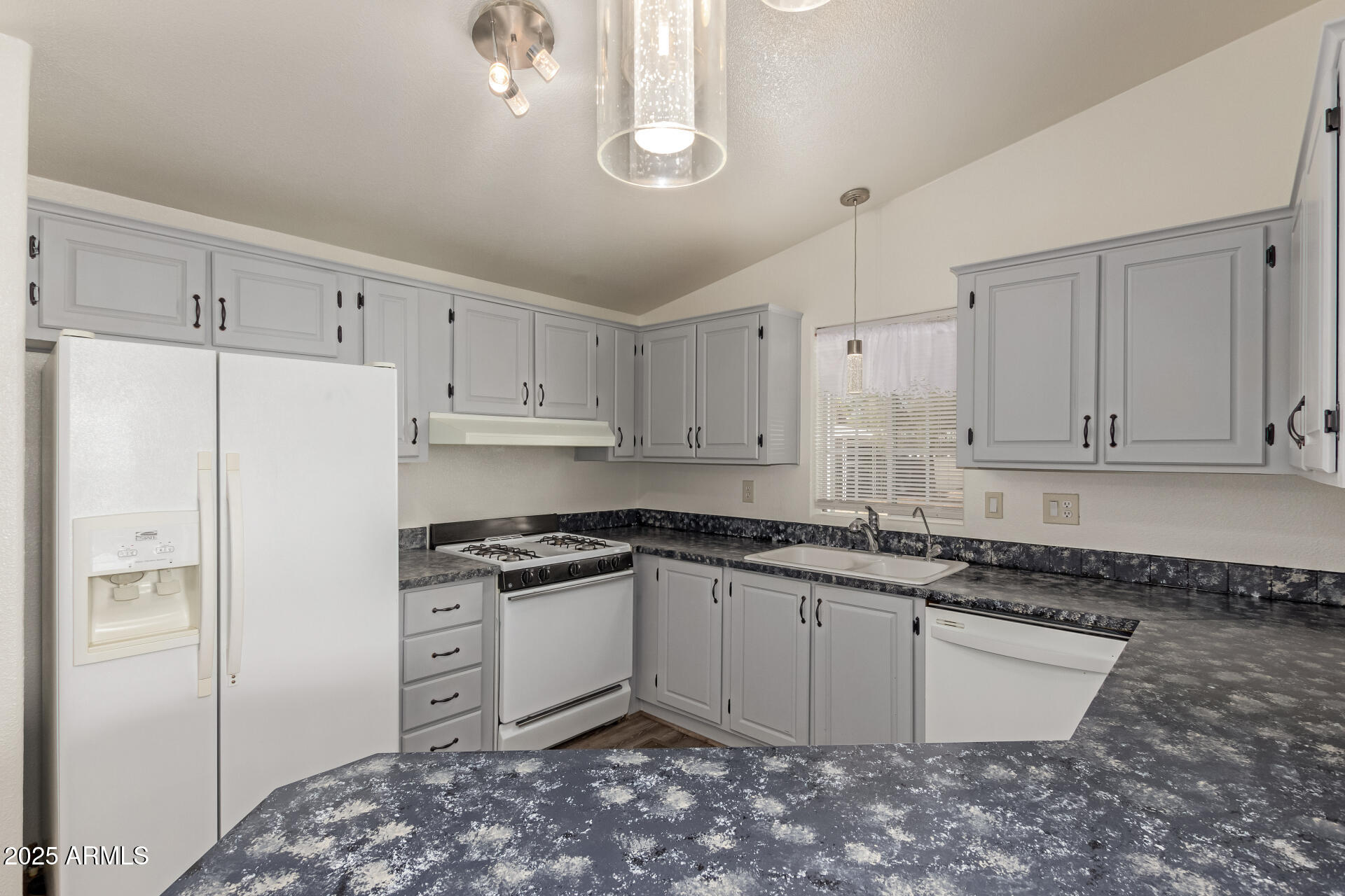 201 South Greenfield Road, Unit 144 Mesa, AZ 85206 - Photo 10 of 36 10 - Greenfield