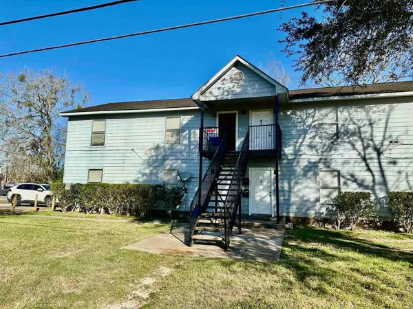 $779 | 1907 Avenue C, Unit 4, Rosenberg, TX 77471