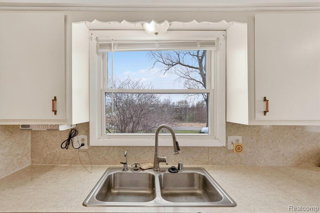 992 West Bennington Road Owosso, MI 48867 - Photo 19 of 61