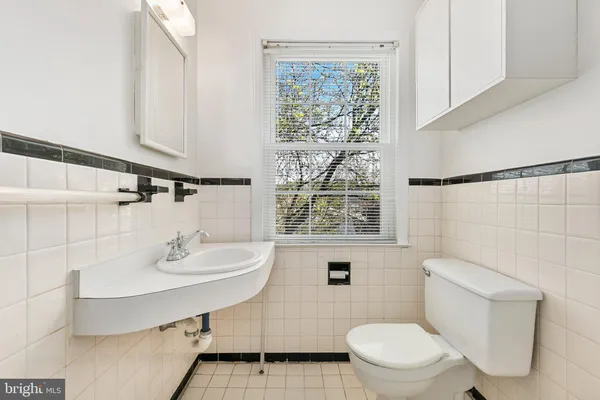$295,000 | 2211 Washington Avenue, Unit 303, Silver Spring, MD 20910