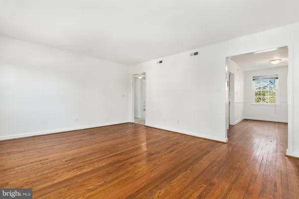 $295,000 | 2211 Washington Avenue, Unit 303, Silver Spring, MD 20910