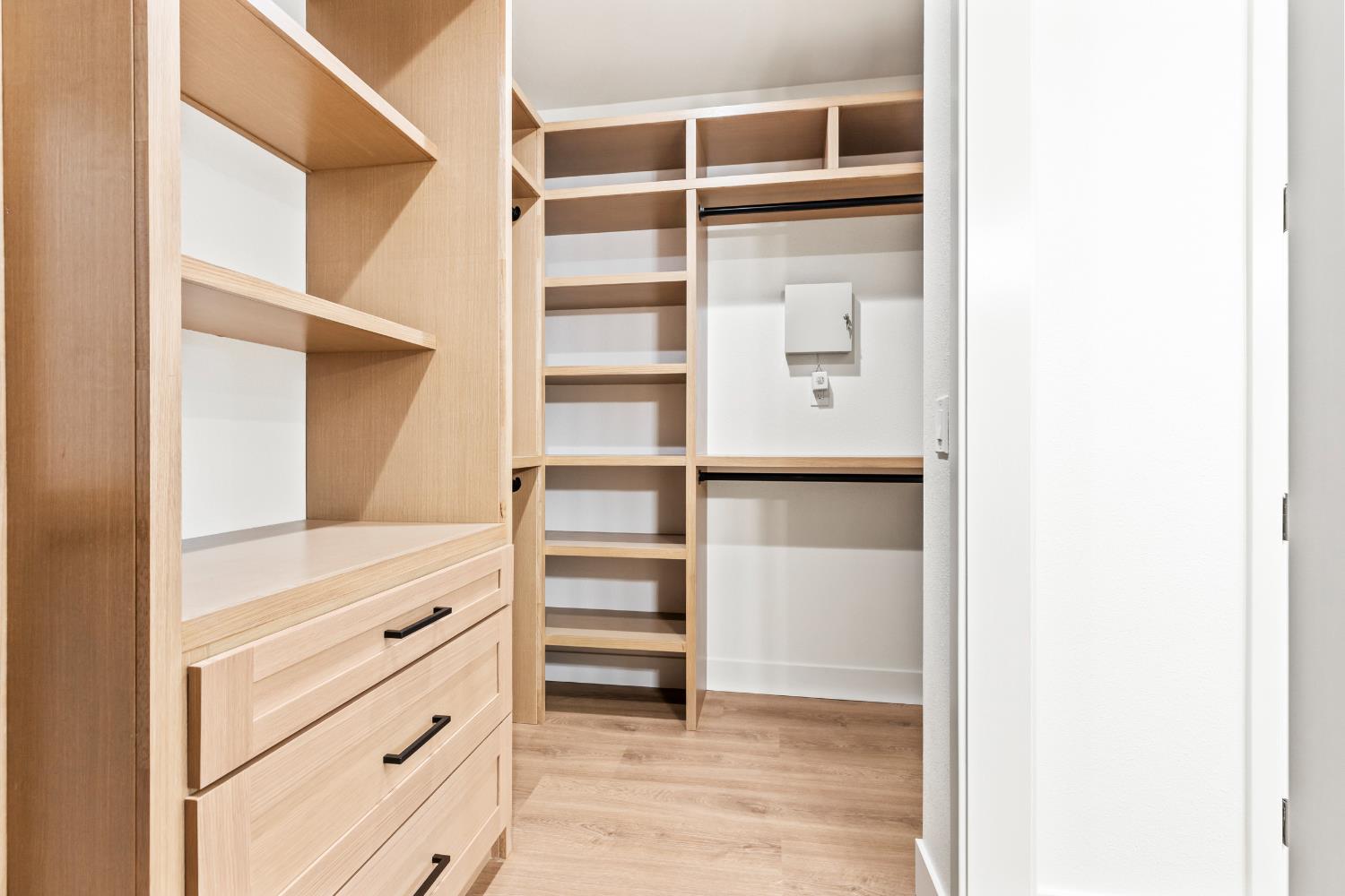688 Cindy Drive Ripon, CA 95366 - Photo 28 of 57 a view of closet