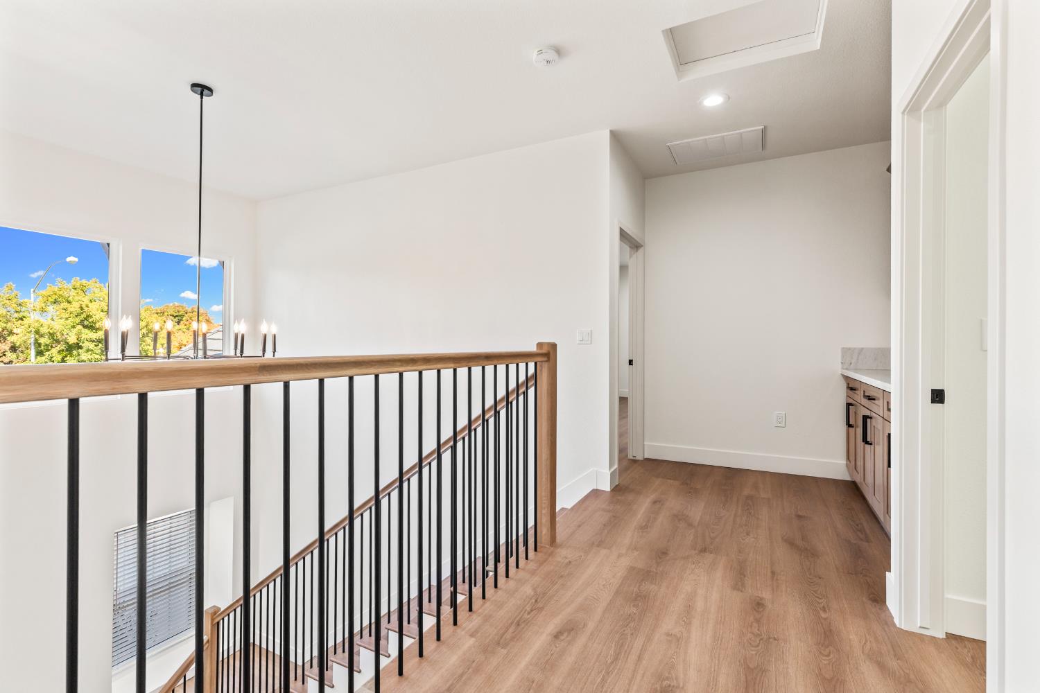 688 Cindy Drive Ripon, CA 95366 - Photo 32 of 57 a view of a hallway with window