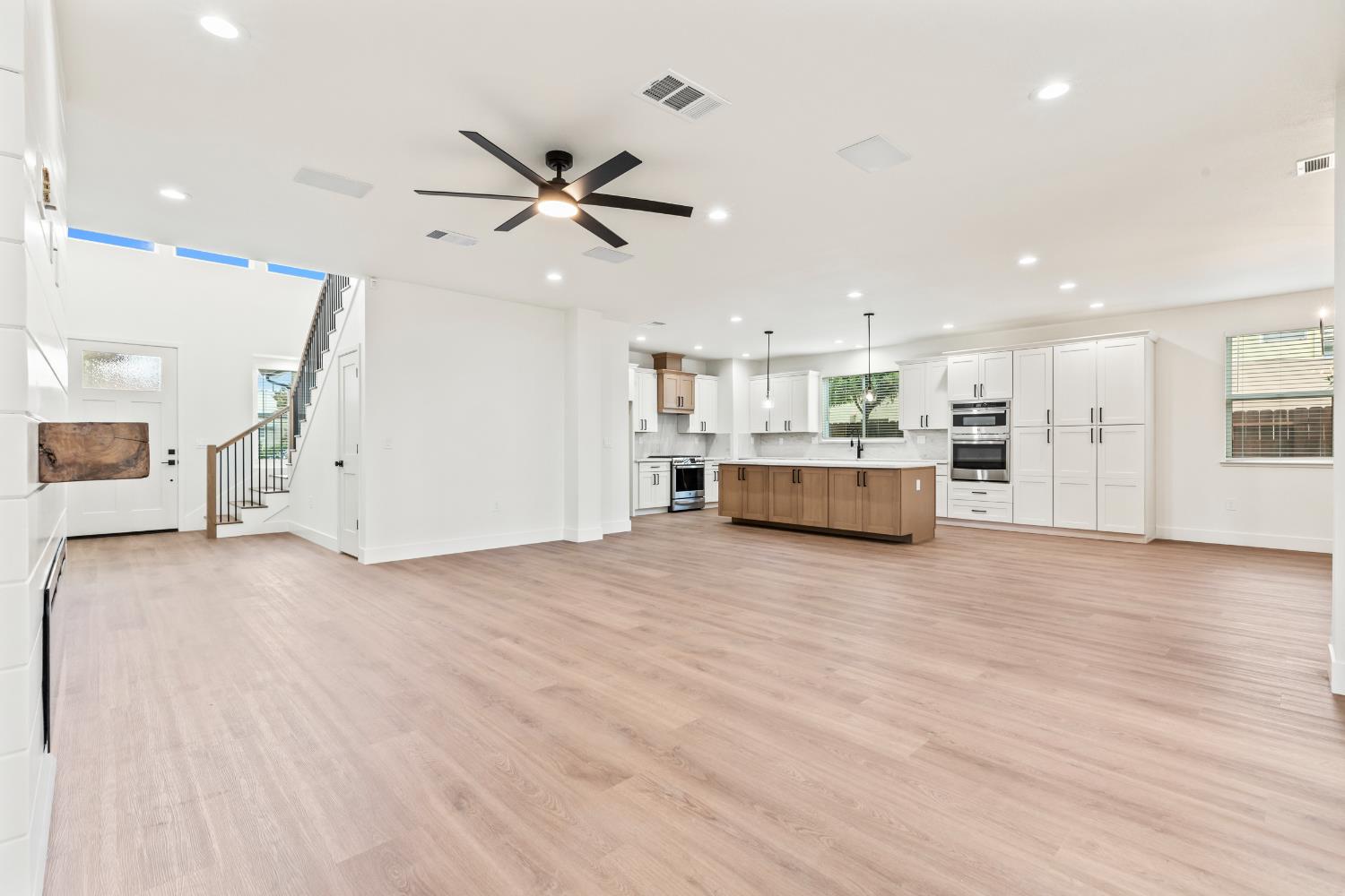 688 Cindy Drive Ripon, CA 95366 - Photo 8 of 57 a view of kitchen and a window with kitchen