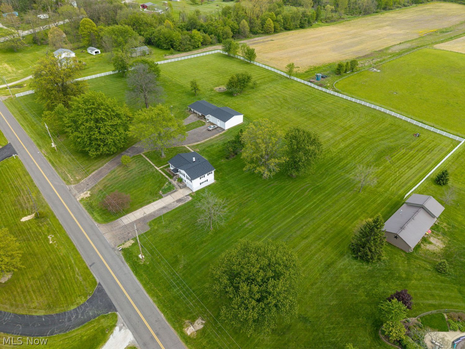 2460 Blake Road Wadsworth, OH 44281 - Photo 5 of 33